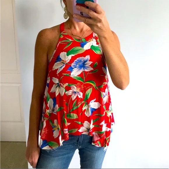 Red Floral Handkerchief Hem Tank - Picture 4 of 4